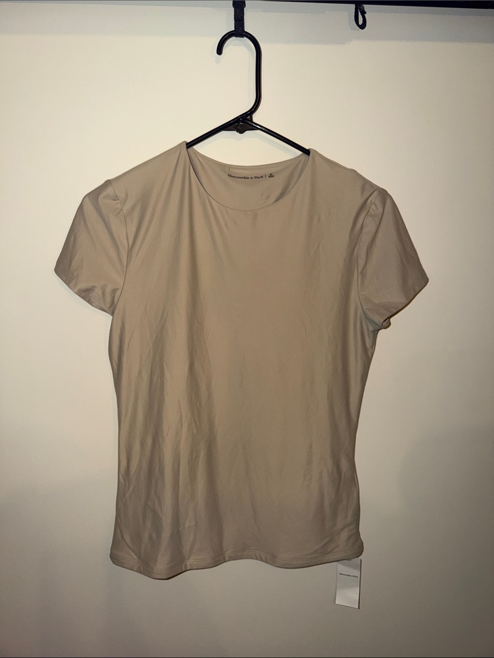 A&F NWT seamless tee in beige